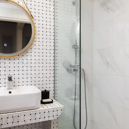 Downtown Deluxe On Tsimiski - By Nuvia Domus * Soluň